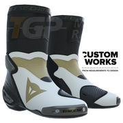 Botas de moto de carreras y carretera Dainese Axial 2 | Hombre | Perla blanco / Magnesio | Custom Works 