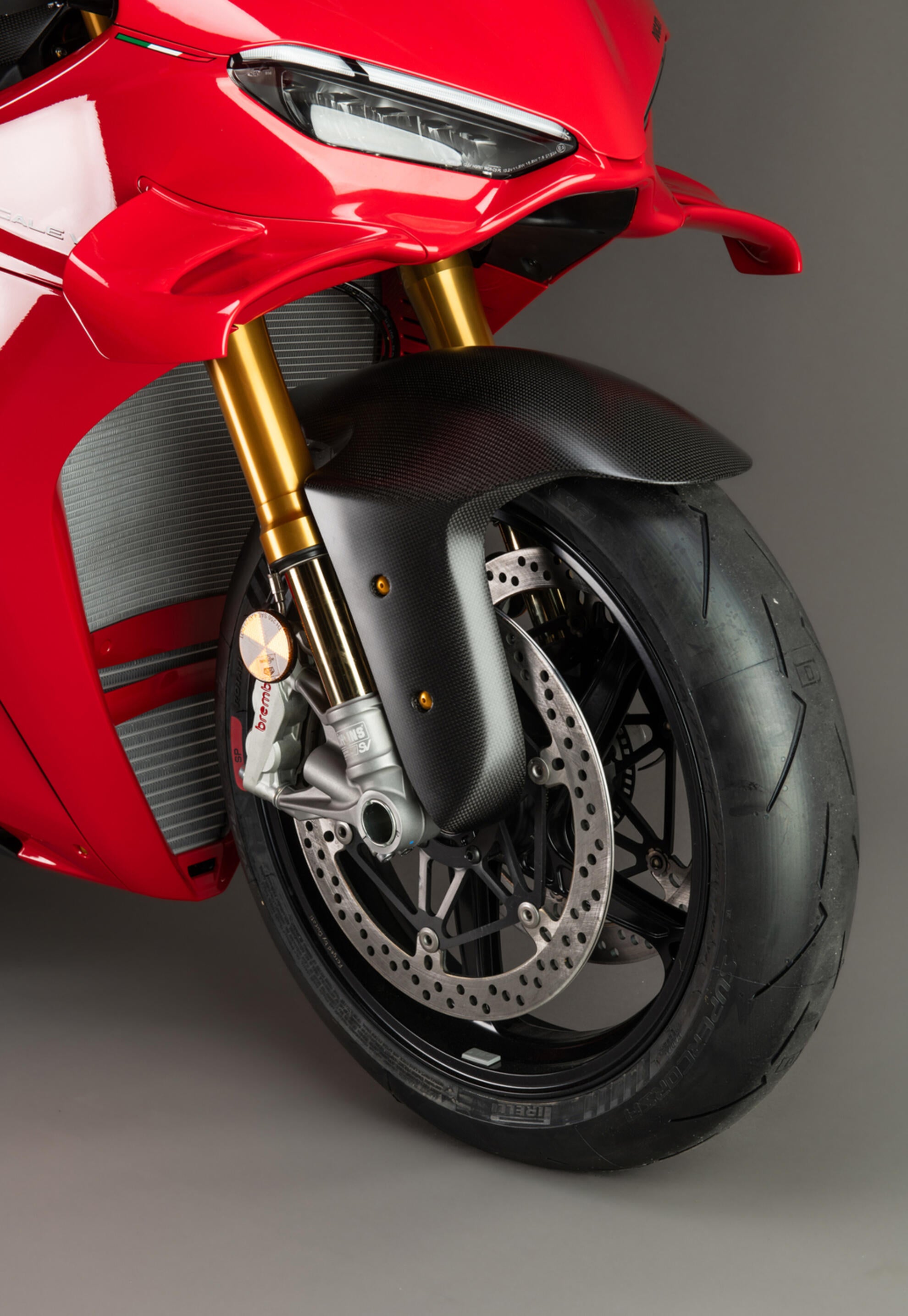 Guardabarros delantero de carbono LighTech Ducati Panigale V4/S (2025) CARD2410M 