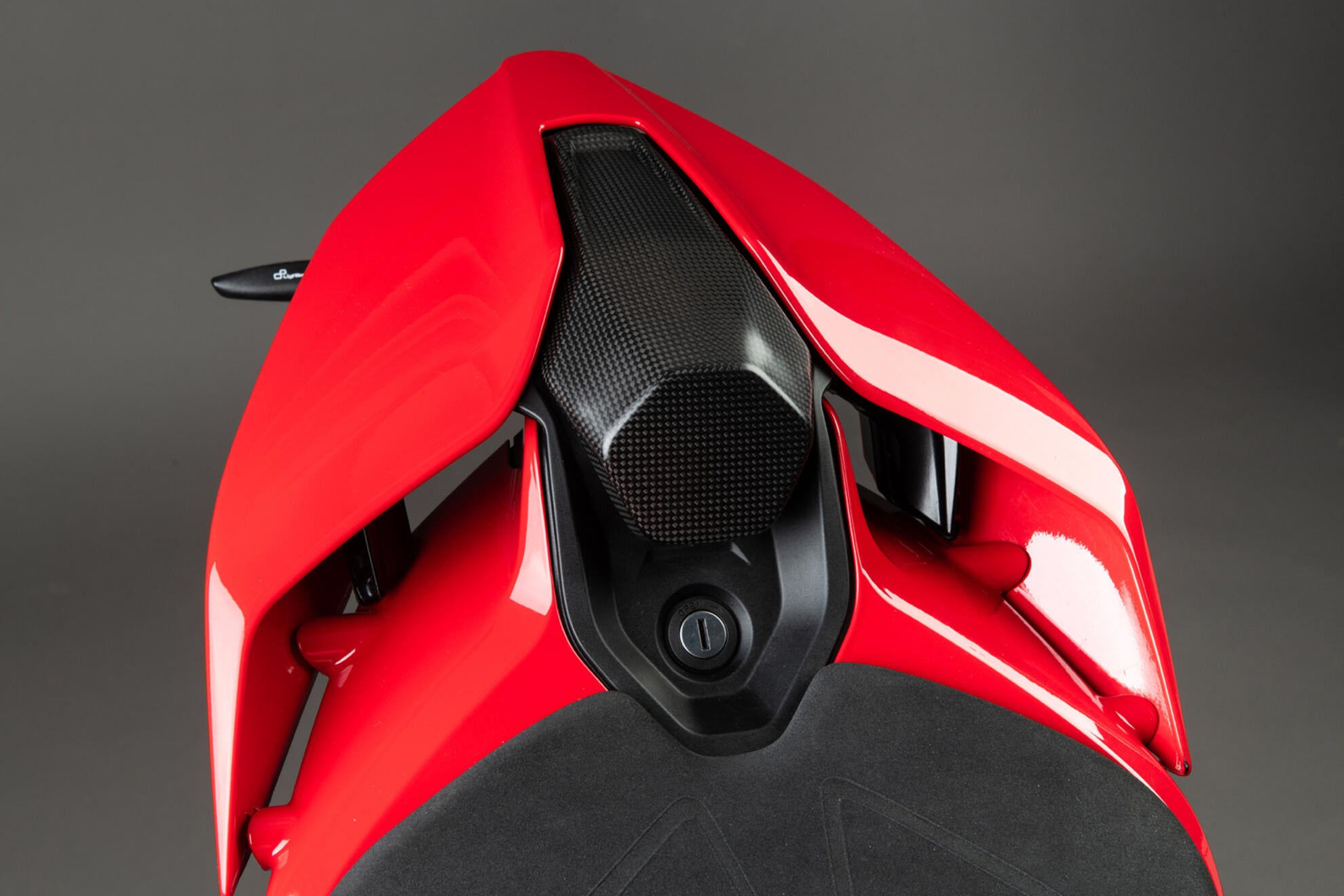 Cubierta de pasajero de carbono LighTech Ducati Panigale V4/S (2025) CARD2492M 
