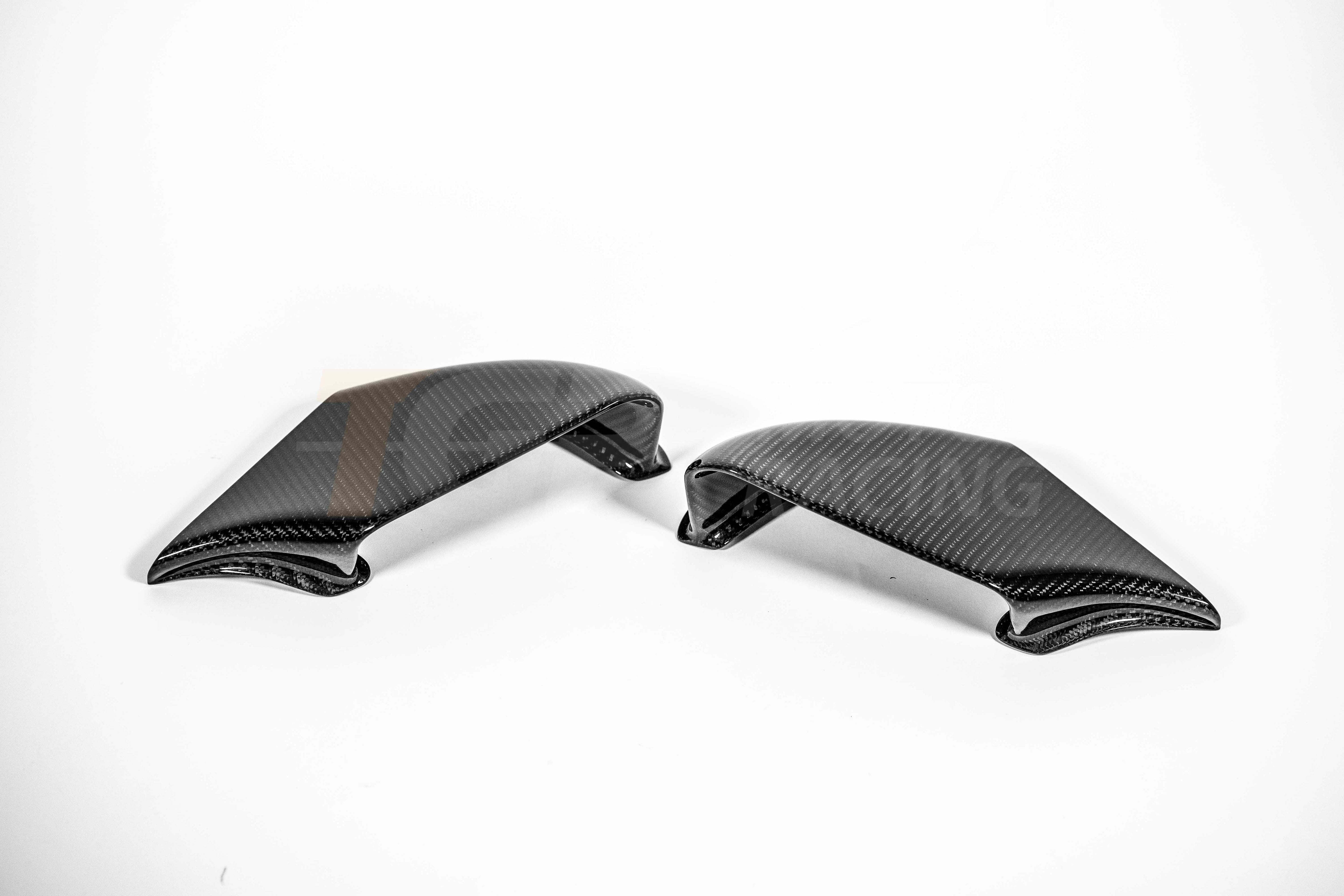 Juego de carenados laterales de esquina con set de 200 g de carbono AP de la línea Carbon Ducati Panigale V4/S/R (25-26) 