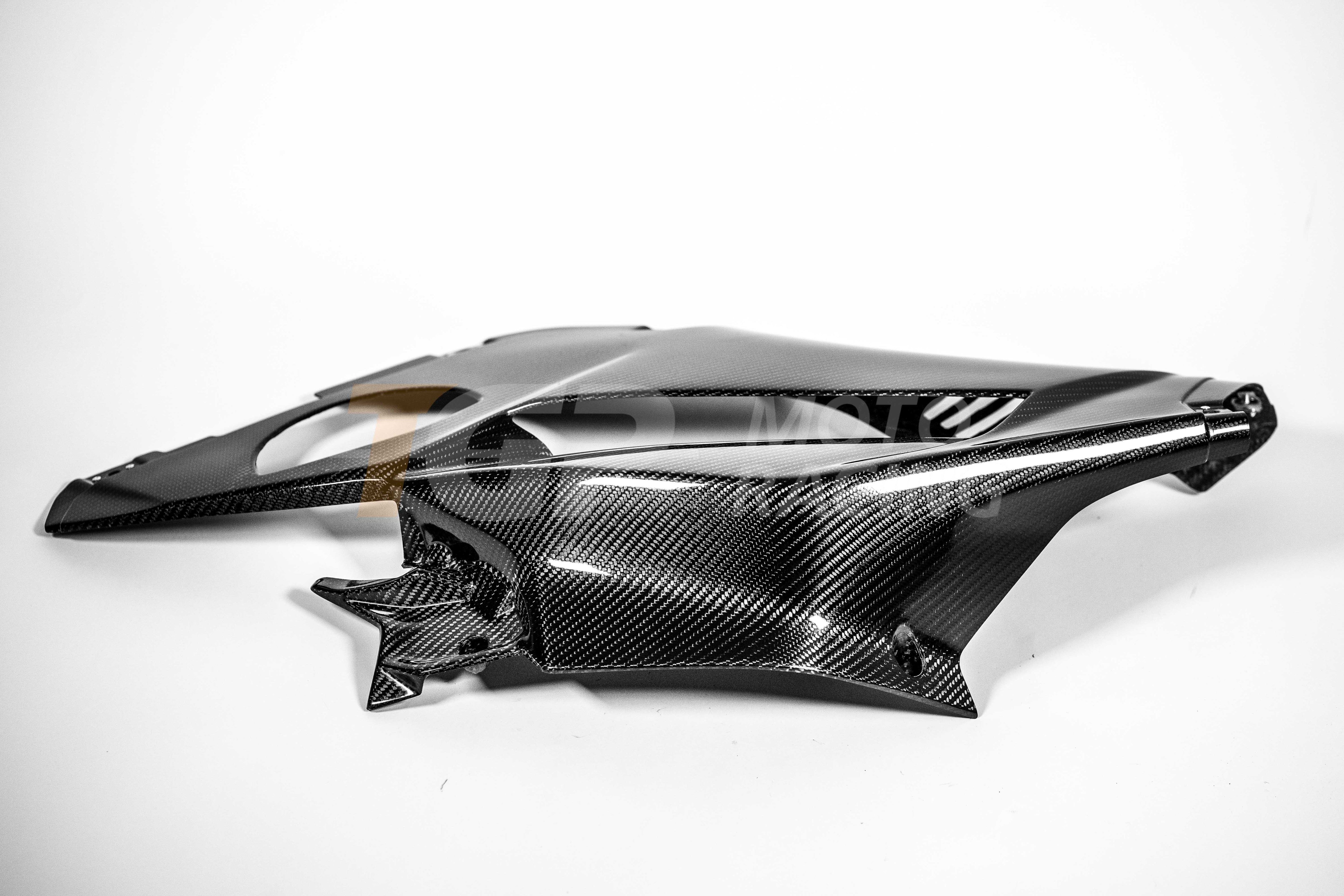 Panel lateral izquierdo de carbono AP Carbon Line de 200 g para Ducati Panigale V4 R (2026) 