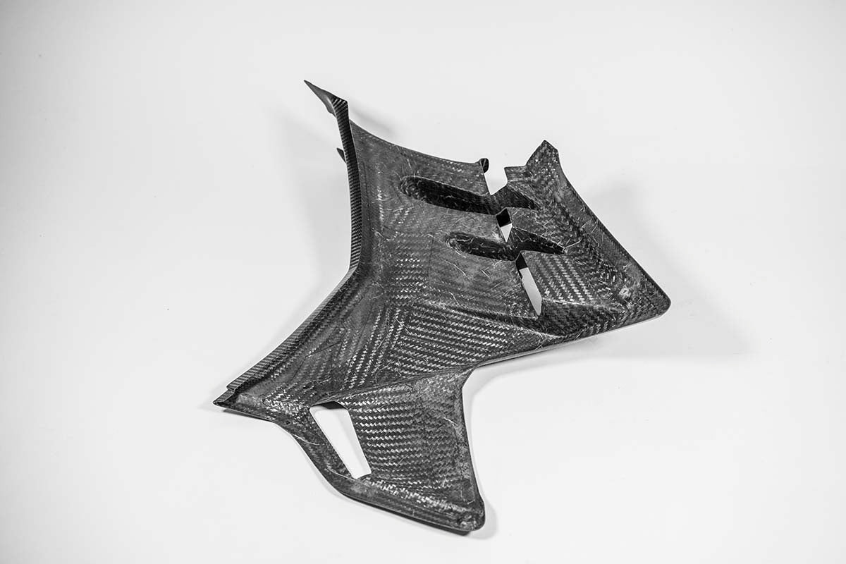 Panel lateral derecho 200g AP Carbon Line Aprilia RSV4/RR/1100 Factory (21-25) 