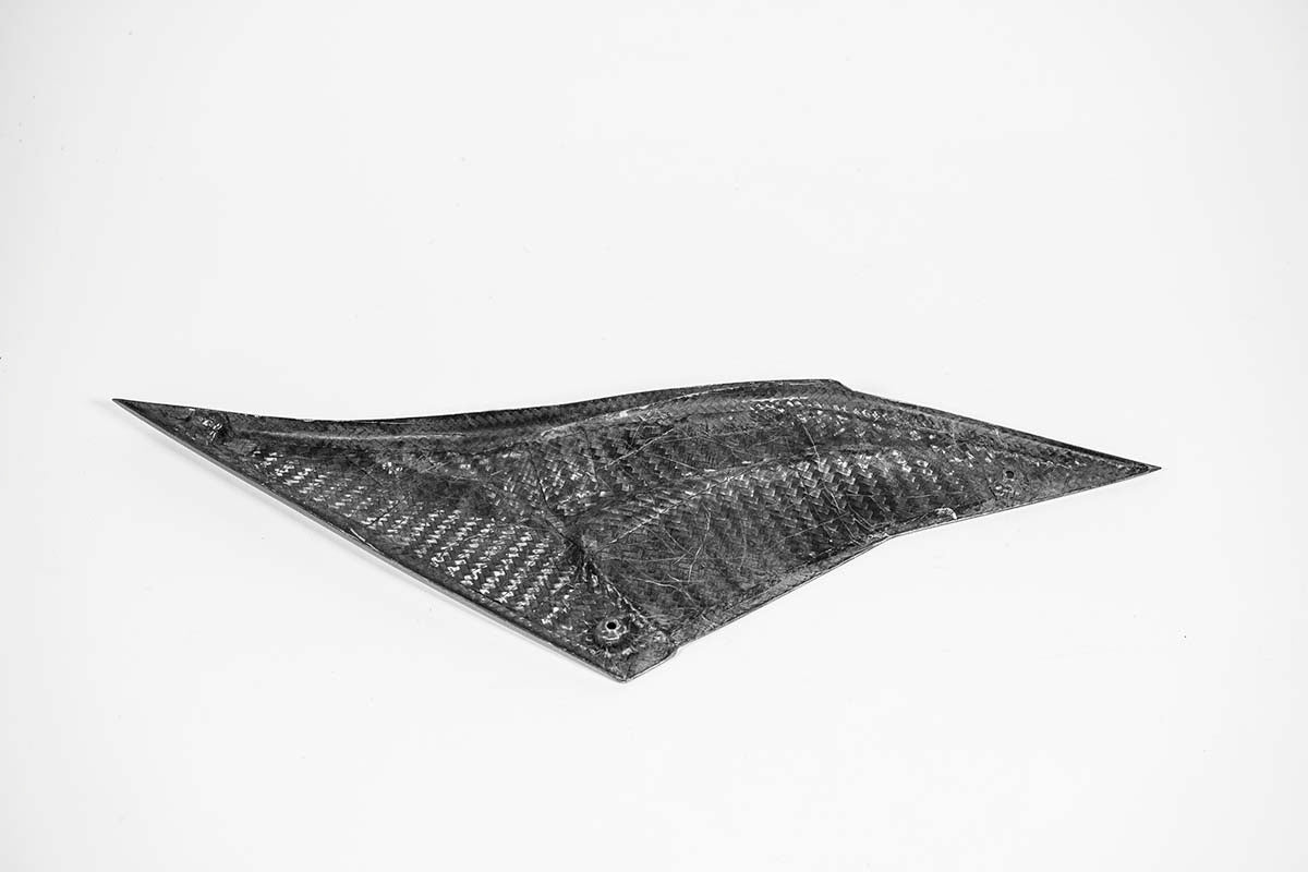 Carcasa lateral inferior izquierda 200g AP Carbon Line Aprilia RSV4/RR/1100 Factory (21-25) 