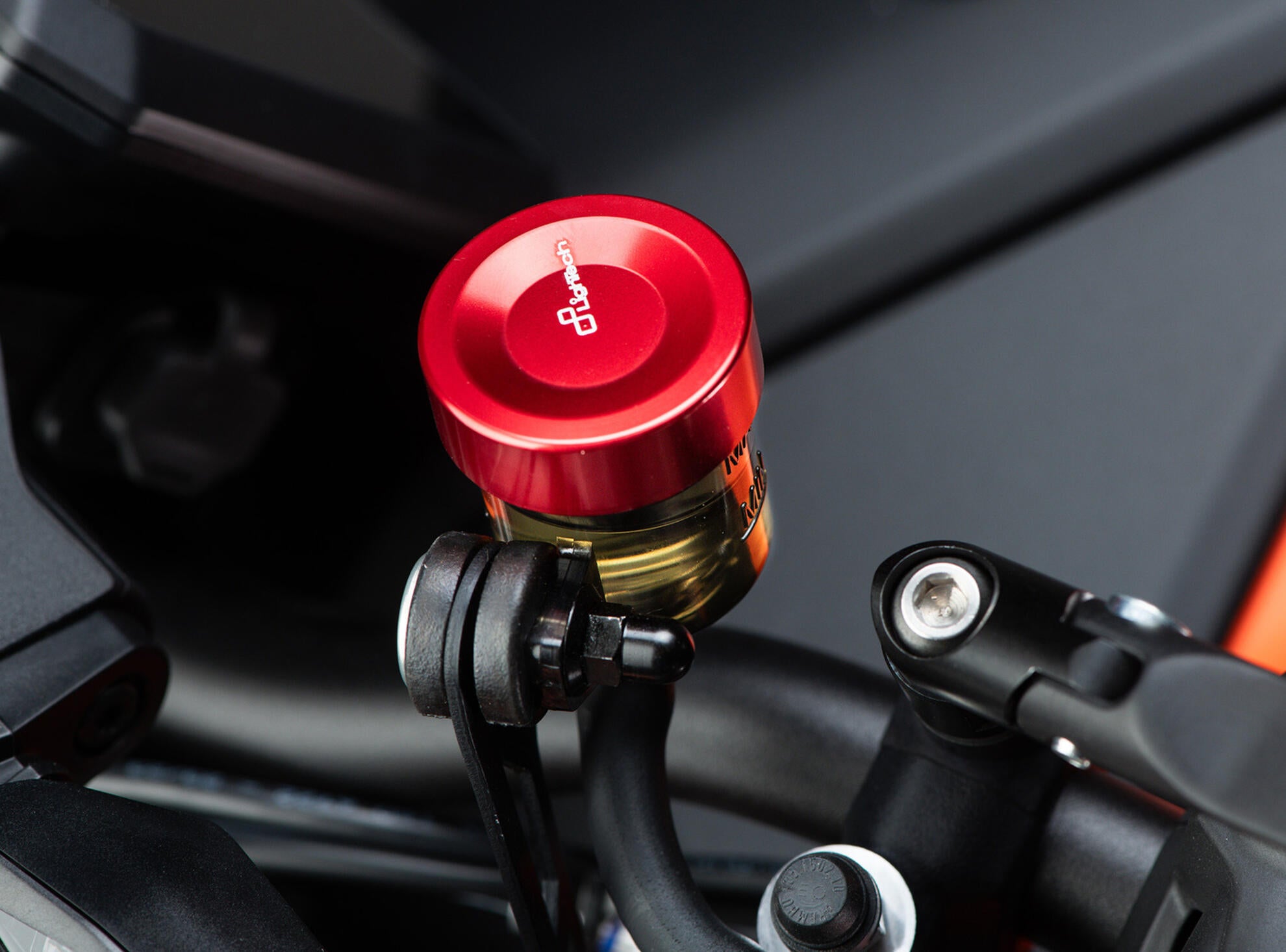 Tapa del depósito de compensación trasero LighTech Ducati Panigale V4/S (2025) FBC27 