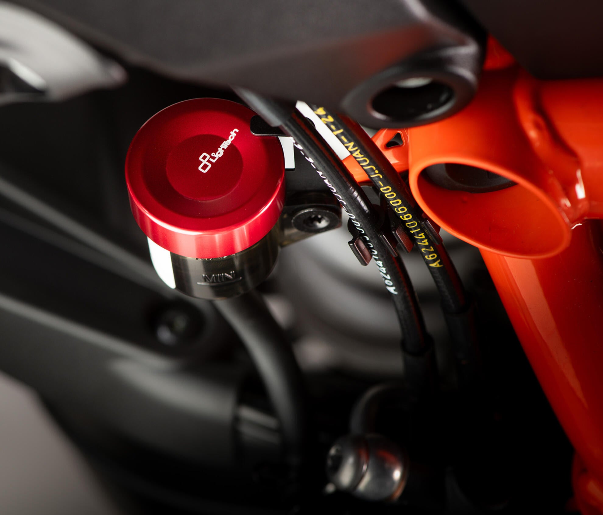 Tapa del depósito de compensación trasero LighTech Ducati Panigale V4/S/R (20-24) FBC27 