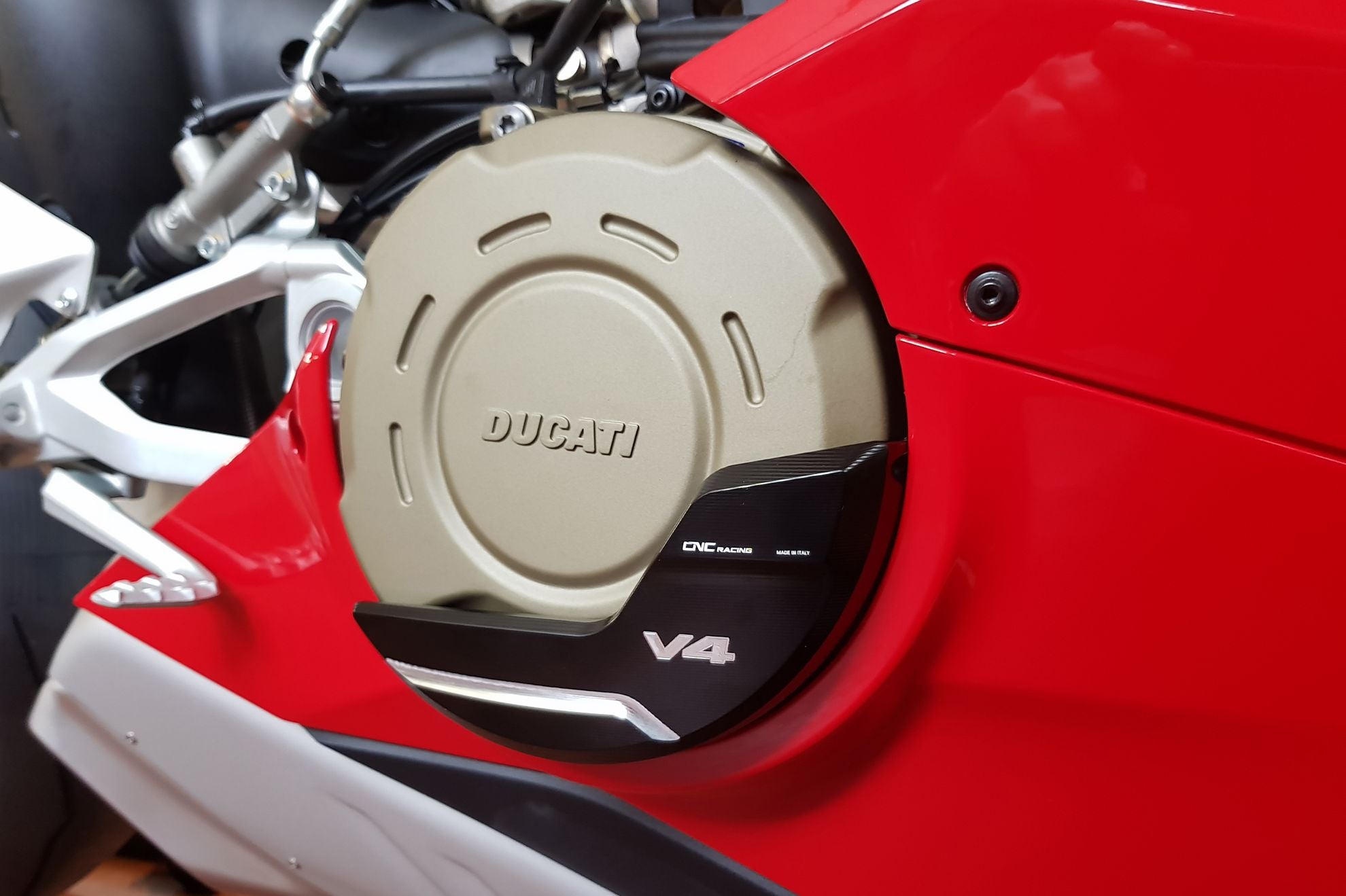 Protector de embrague de aluminio cubierta de protección CNC Racing Ducati Panigale V4/S (2025) PR310 