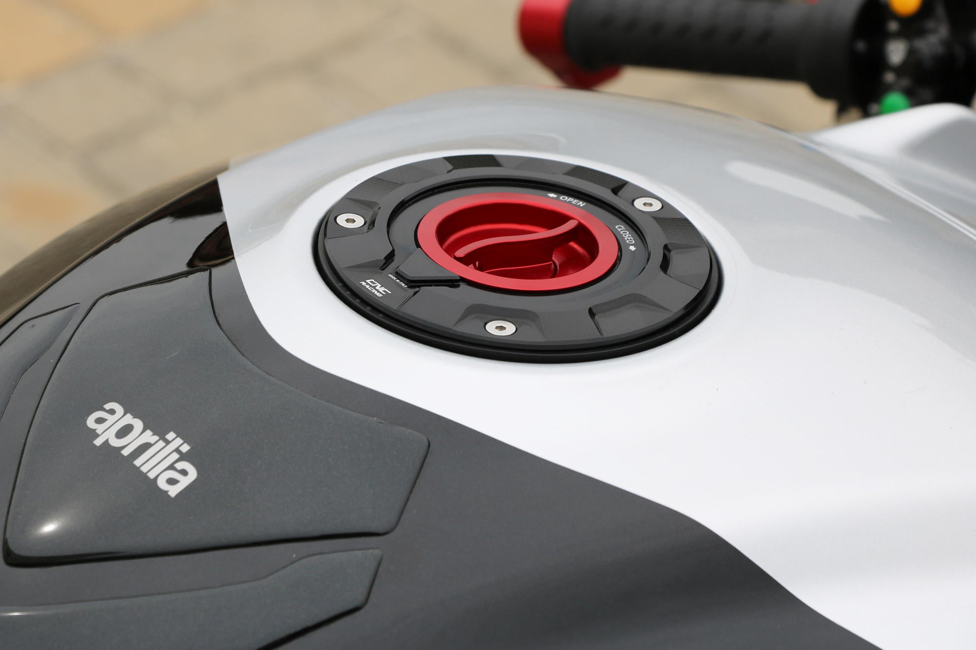 Tapa de tanque CNC Racing Ducati Panigale V4/S (2025) TSB11 