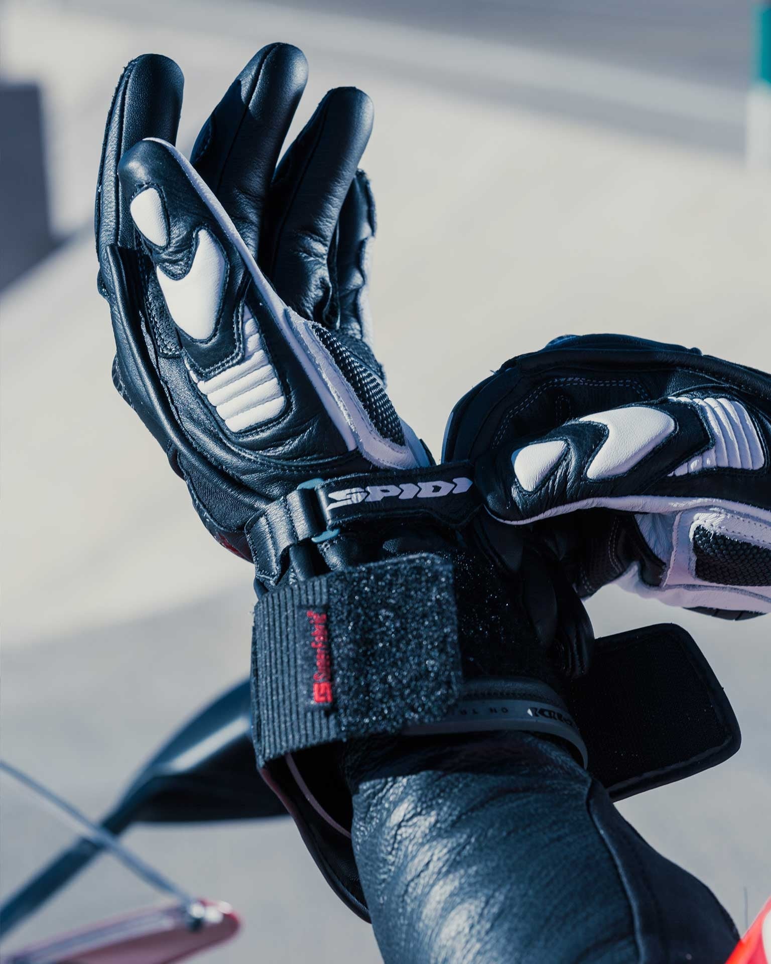 Guantes de cuero de moto Spidi Carbo Track Evo Racing | Hombre | Negro/Blanco | A203011 