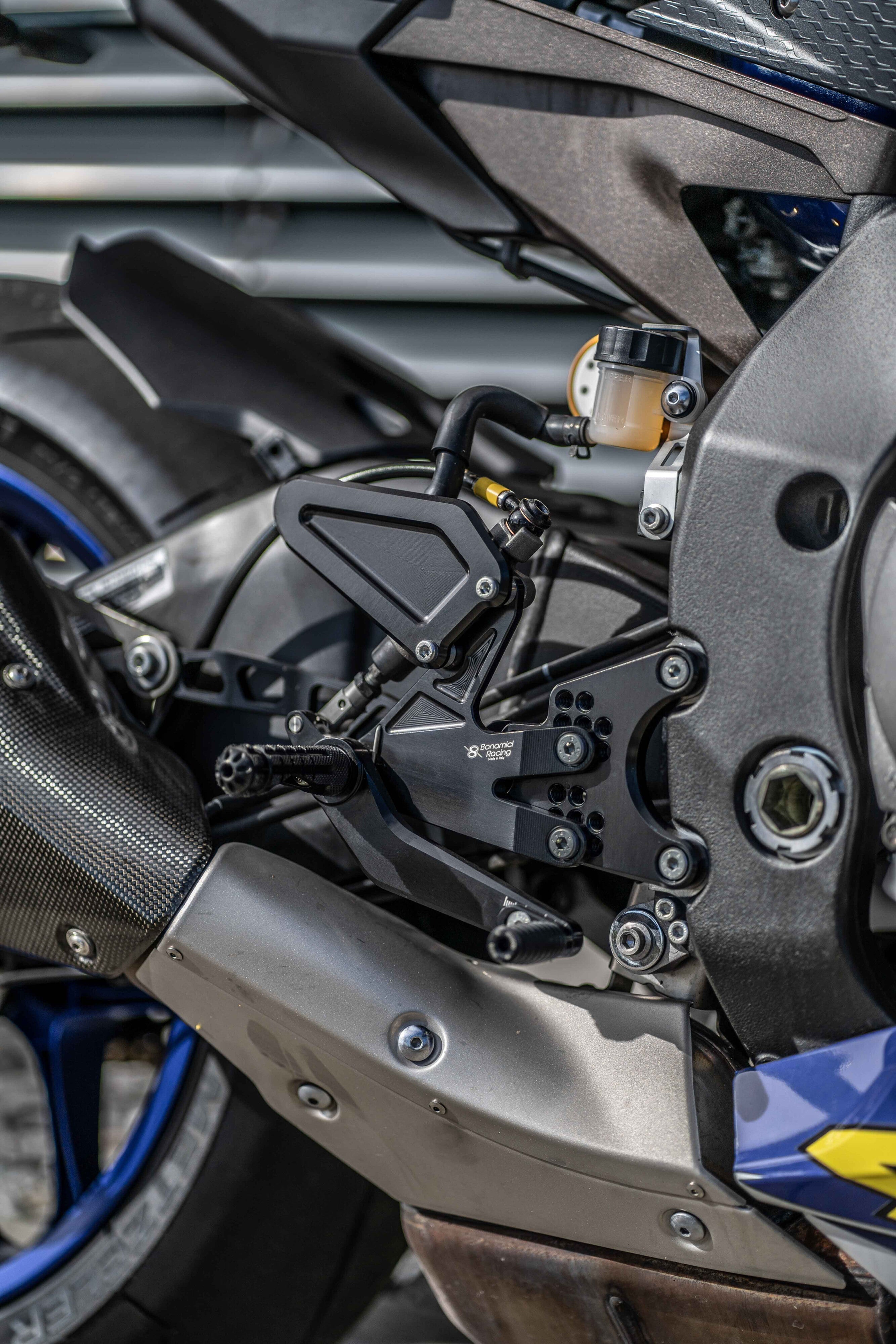 Estriberas retrasadas Bonamici Racing Yamaha YZF-R1/M (15-26) Y011 