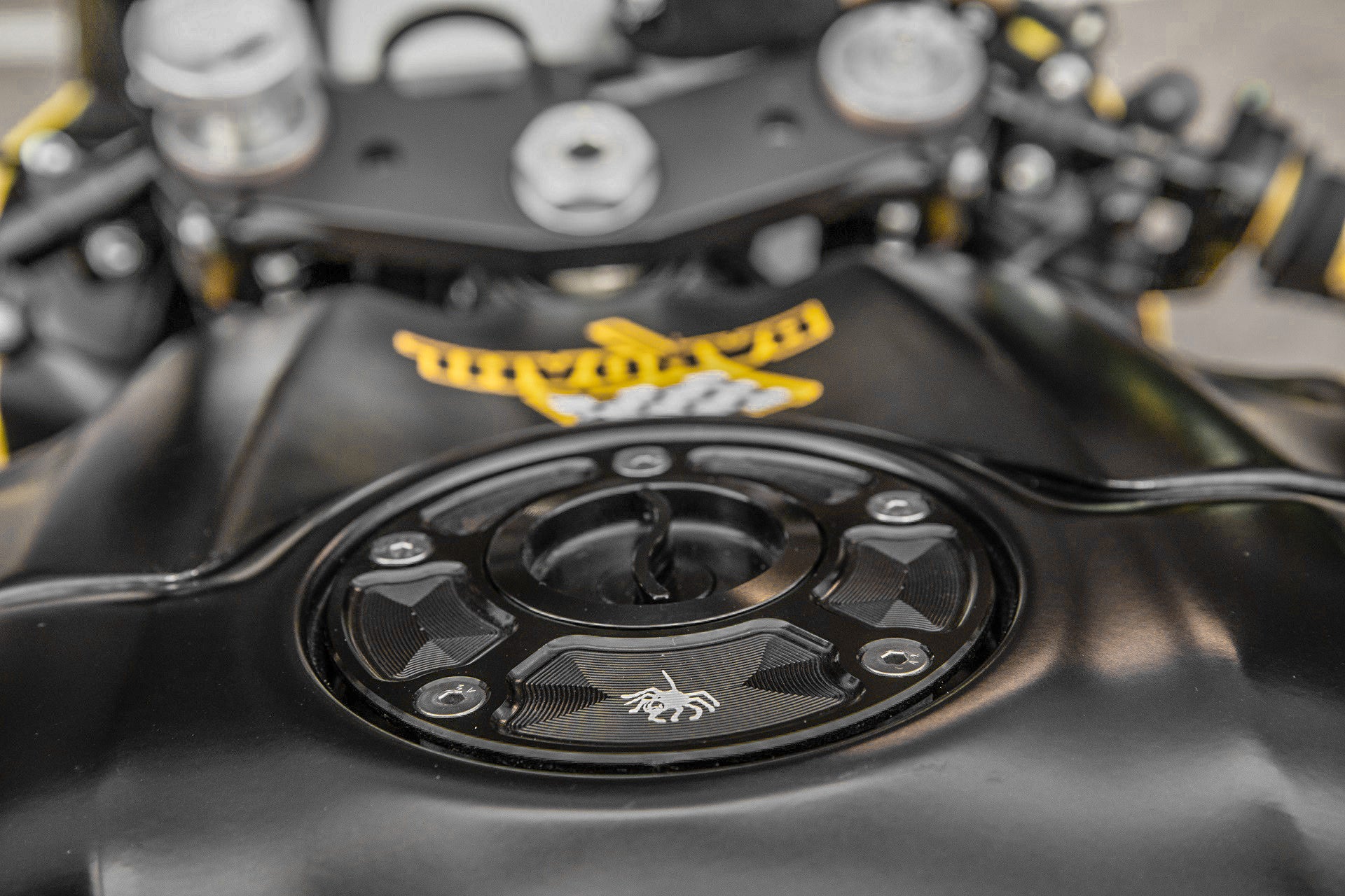 Tapón de depósito de cierre rápido Spider Racing Aprilia RS 660 (20-26) 60.A01 