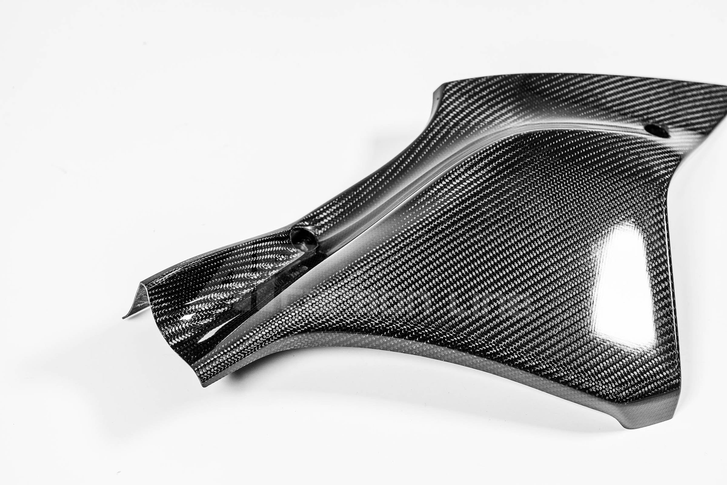 Panel lateral izquierdo 200g AP Carbon Line Yamaha YZF-R1/M RN65 (20-25) 